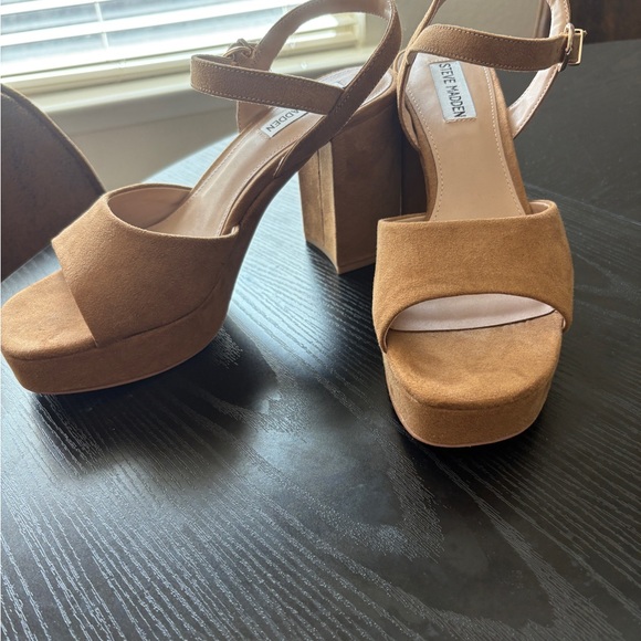 Steve Madden Tan Block Heel Sandals - Picture 2 of 5